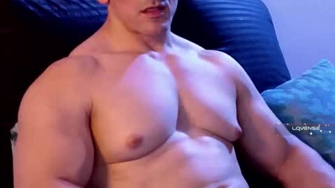 Snapshot of masked_bodybuilder chatting on 02-28-25, 10:17 masked_bodybuilder online show from 02-28-25, 10:17