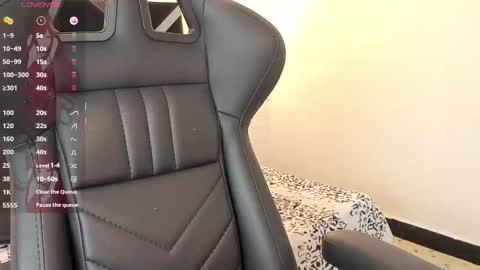 Snapshot of maskedgirl01 chatting on 02-07-26, 07:06 Scarlet online show from 02-07-26, 07:06