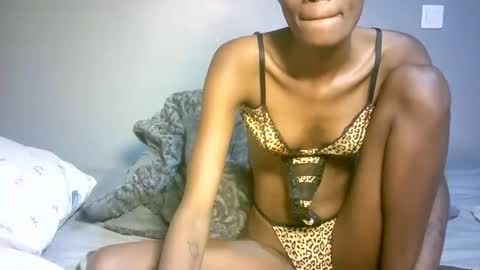 maskgang001 online show from 10-26-25, 02:06