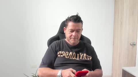 Snapshot of massimo_danger chatting on 10-23-25, 01:21 massimo_danger online show from 10-23-25, 01:21