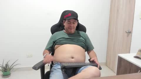 Snapshot of massimo_danger chatting on 11-02-25, 09:00 massimo_danger online show from 11-02-25, 09:00