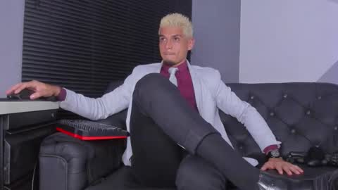 I am Massimo online show from 12-20-25, 11:34