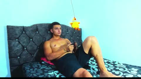 Snapshot of massimo_salazar chatting on 02-09-26, 01:53 Massimo online show from 02-09-26, 01:53