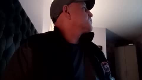 massivecock1980604187 online show from 10-19-25, 03:01