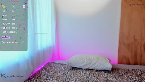 Snapshot of massivecockfuckbunny chatting on 12-02-24, 04:31 Eve Independent model online show from 12-02-24, 04:31