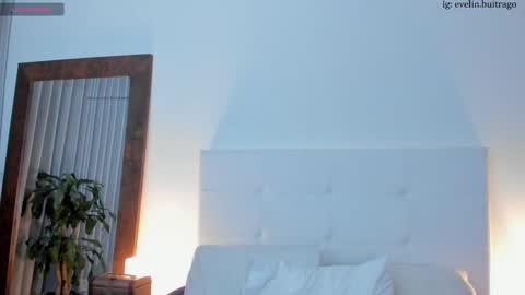 Snapshot of massivecockfuckbunny chatting on 02-19-25, 02:01 Eve Independent model online show from 02-19-25, 02:01