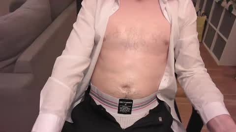 Snapshot of master_c_ chatting on 12-18-25, 03:29 You can call me Sir or Master or just Olly online show from 12-18-25, 03:29