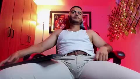 Snapshot of master_sam_ chatting on 12-18-25, 07:53 Master online show from 12-18-25, 07:53