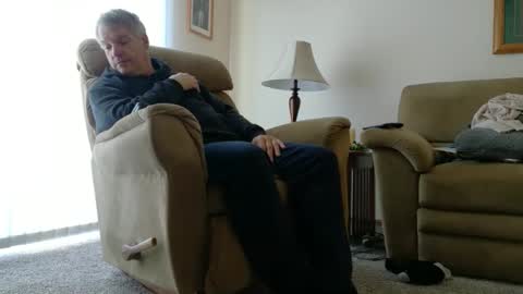 Snapshot of master_thorn chatting on 12-17-25, 02:45 Master Thorn online show from 12-17-25, 02:45