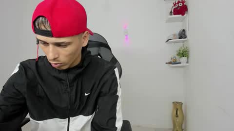 Snapshot of masteralda09 chatting on 11-30-25, 04:00 Alpha junior online show from 11-30-25, 04:00