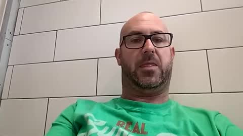 Snapshot of masterclass69er chatting on 09-15-25, 08:14 Bob online show from 09-15-25, 08:14