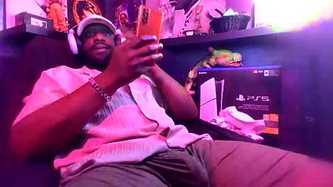 Snapshot of mastermarvel22 chatting on 02-19-26, 07:15 BlackMarvel online show from 02-19-26, 07:15