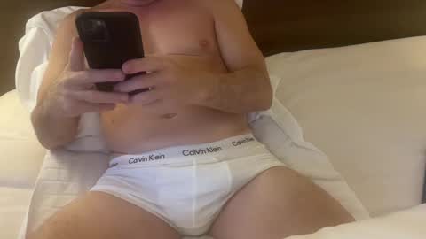 Snapshot of mat0891 chatting on 11-06-25, 10:32 mat0891 online show from 11-06-25, 10:32