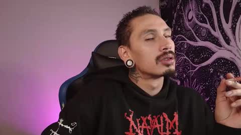 Snapshot of mateo60_ chatting on 11-26-25, 02:45 Mateo online show from 11-26-25, 02:45