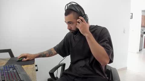 Matheus     online show from 10-14-25, 03:24