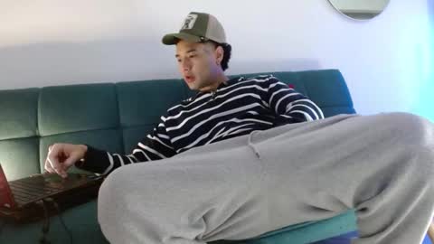 Snapshot of mathew444 chatting on 01-10-26, 08:49 STRURIBE ON INSTAGRAM online show from 01-10-26, 08:49