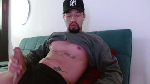 Snapshot of mathew444 chatting on 04-01-26, 11:00 STRURIBE ON INSTAGRAM online show from 04-01-26, 11:00