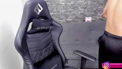 Mathew Independent model online show from 10-16-25, 01:56