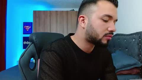 mathewhot3 online show from 11-19-25, 04:01