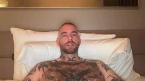 Snapshot of mathewloyal chatting on 11-19-25, 03:06 Mat Loyal online show from 11-19-25, 03:06