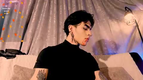 Mathew                        online show from 10-31-25, 02:01