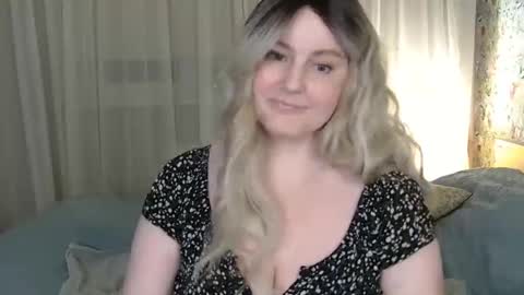 mathilde_solveig online show from 01-31-25, 10:52