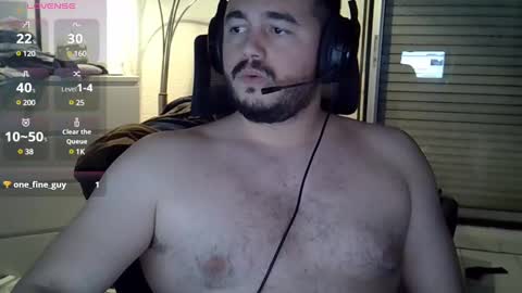 Snapshot of mathou34 chatting on 12-18-24, 08:14 Mathou online show from 12-18-24, 08:14