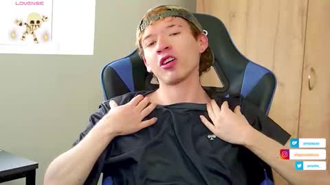 Snapshot of mathwx_ chatting on 10-30-25, 12:39 Alejandro Alex online show from 10-30-25, 12:39