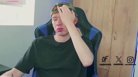 Snapshot of mathwx_ chatting on 11-18-25, 02:21 Alejandro Alex online show from 11-18-25, 02:21