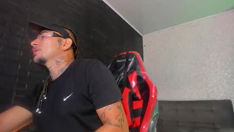 Snapshot of mathyussx chatting on 11-02-25, 12:51 mathyussx online show from 11-02-25, 12:51