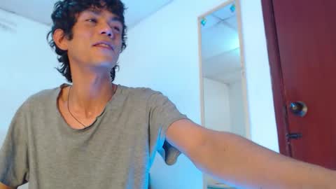 Snapshot of matiasganthier chatting on 09-15-25, 08:42 matiasganthier online show from 09-15-25, 08:42