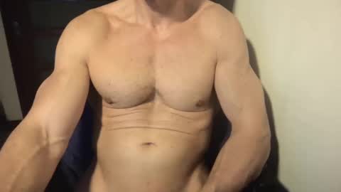 Snapshot of matiasmartin2030 chatting on 01-24-25, 12:52 MatiasMatureMuscle online show from 01-24-25, 12:52