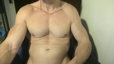 Snapshot of matiasmartin2030 chatting on 03-14-26, 02:28 MatiasMatureMuscle online show from 03-14-26, 02:28