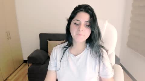 Snapshot of matilda_sweet18 chatting on 01-11-25, 01:59 Lucia online show from 01-11-25, 01:59