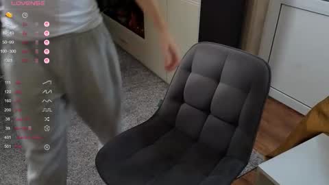 Snapshot of matt_aniston chatting on 11-19-25, 06:19 Matt online show from 11-19-25, 06:19