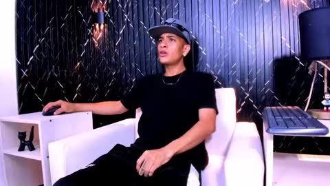 Matt Ruso online show from 10-29-25, 04:04