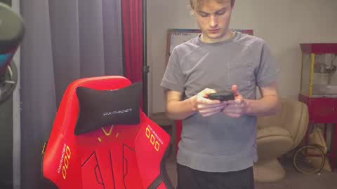 Snapshot of mattcashxxx chatting on 02-18-26, 02:07 Matt Cash online show from 02-18-26, 02:07