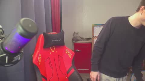 Snapshot of mattcashxxx chatting on 02-22-26, 02:02 Matt Cash online show from 02-22-26, 02:02