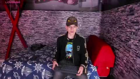 MatthewBoy online show from 11-21-25, 05:06