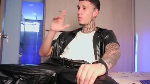 Snapshot of matthewjones1 chatting on 11-09-25, 06:39 Matt online show from 11-09-25, 06:39