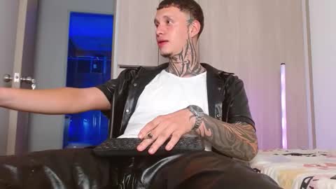 Snapshot of matthewjones1 chatting on 11-22-25, 12:53 Matt online show from 11-22-25, 12:53