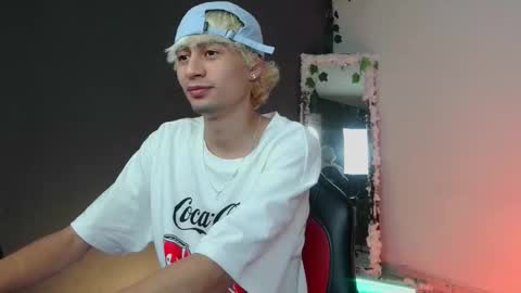 Snapshot of mattias_dantee chatting on 10-23-25, 05:12 mattias online show from 10-23-25, 05:12