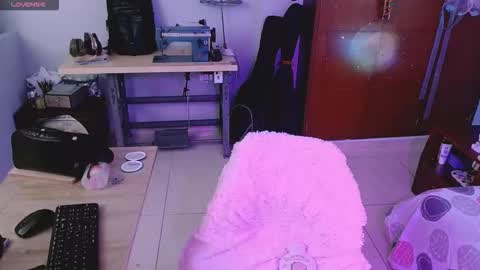 mattilda_18 online show from 11-18-25, 10:03