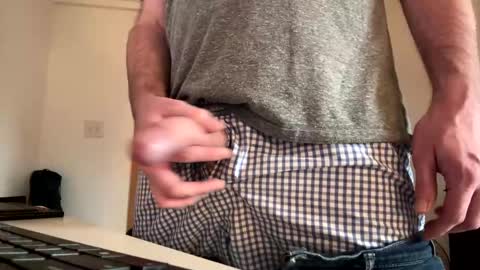 Snapshot of mattiufr chatting on 12-16-24, 06:49 Matt online show from 12-16-24, 06:49