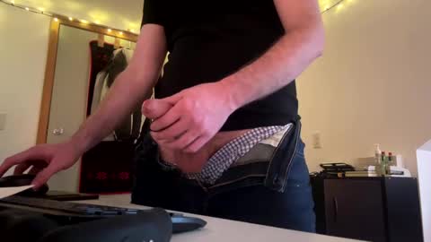 Snapshot of mattiufr chatting on 12-26-24, 02:48 Matt online show from 12-26-24, 02:48