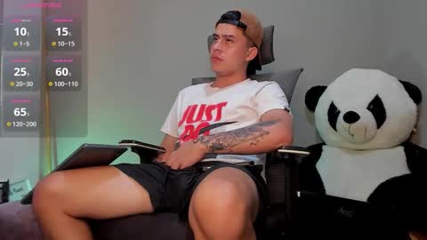 Snapshot of mattiwsmorris_ chatting on 10-25-25, 07:38 mattiwsmorris_ online show from 10-25-25, 07:38