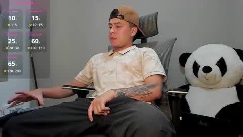 Snapshot of mattiwsmorris_ chatting on 10-31-25, 06:25 mattiwsmorris_ online show from 10-31-25, 06:25