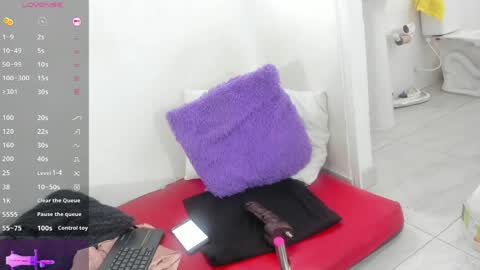 Snapshot of mature_gold1 chatting on 04-16-26, 12:17 danna mature online show from 04-16-26, 12:17