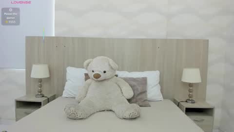 Snapshot of mature_marce chatting on 11-19-25, 07:25 Marce online show from 11-19-25, 07:25