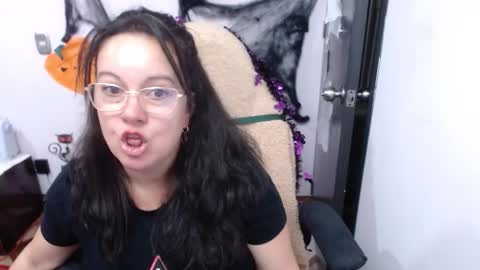 Snapshot of mature_wolf chatting on 11-02-25, 11:18 Sonia online show from 11-02-25, 11:18